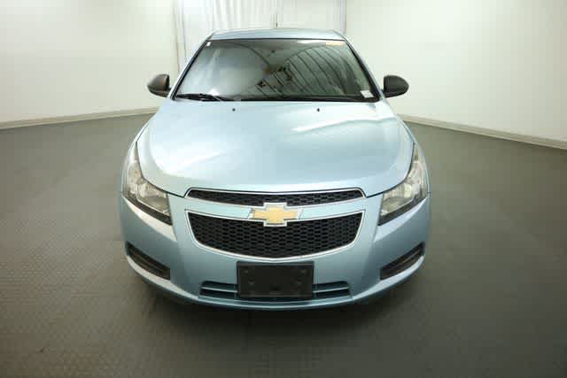 Thumbnail: 2012 Chevrolet Cruze - 12