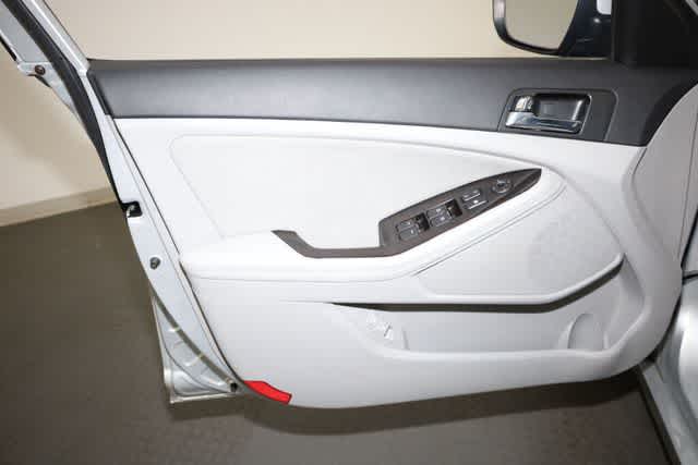Thumbnail: 2012 Kia Optima - 13