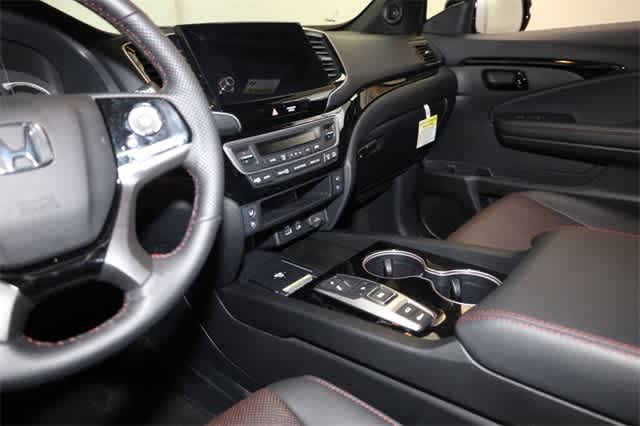 Thumbnail: 2025 Honda Passport - 23