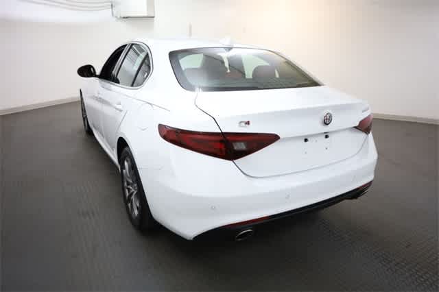 Thumbnail: 2019 Alfa Romeo Giulia - 5