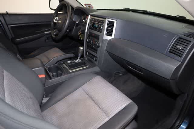 Thumbnail: 2008 Jeep Grand Cherokee - 29