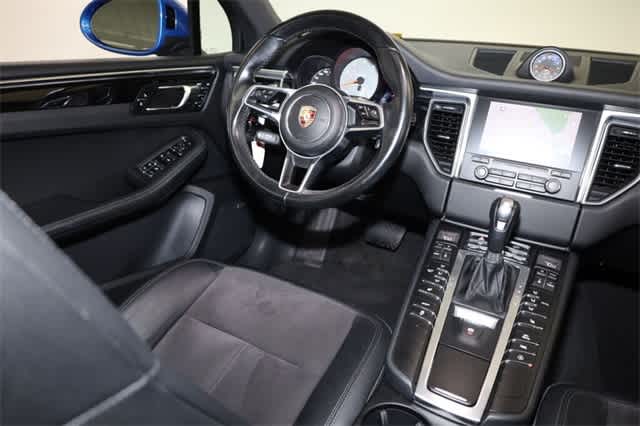 Thumbnail: 2017 Porsche Macan - 16