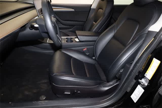 Thumbnail: 2022 Tesla Model 3 - 15