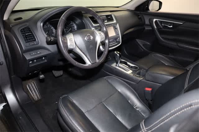 Thumbnail: 2016 Nissan Altima - 14