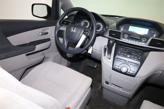Thumbnail: 2011 Honda Odyssey - 16