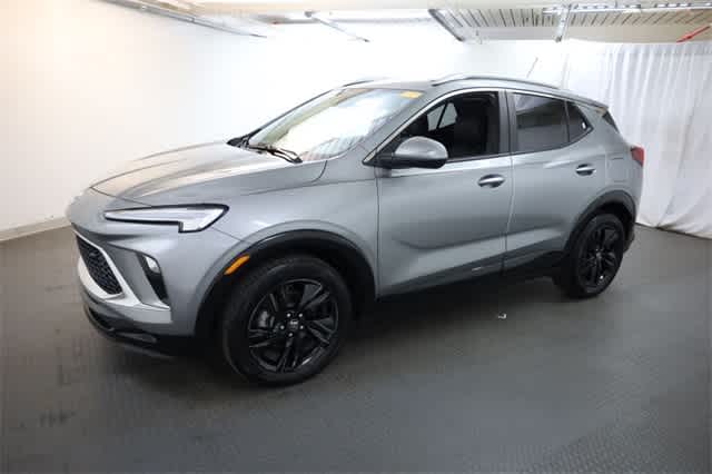 2024 Buick Encore GX Sport Touring photo 2