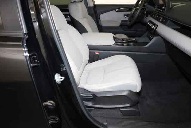 Thumbnail: 2023 Honda Pilot - 32