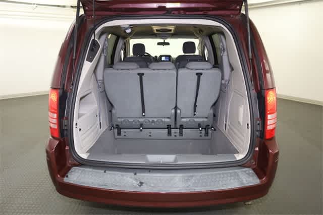 2009 Chrysler Town & Country Touring 34