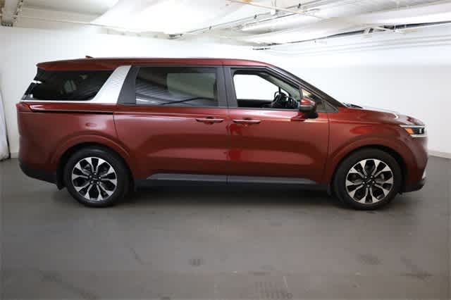 Thumbnail: 2022 Kia Carnival - 9