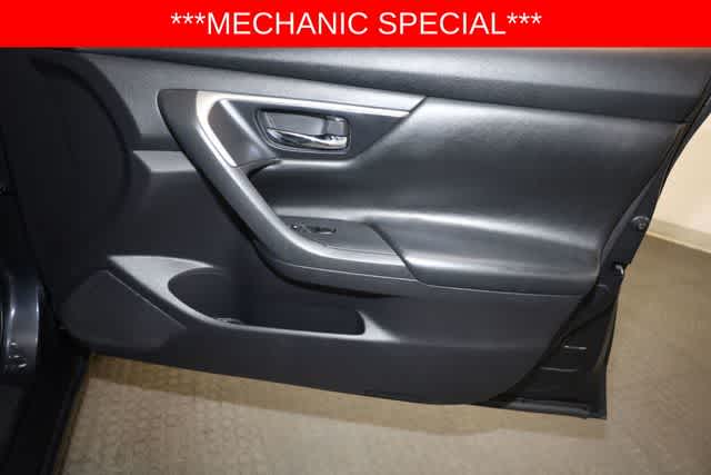 Thumbnail: 2017 Nissan Altima - 22