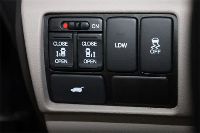 Thumbnail: 2015 Honda Odyssey - 27