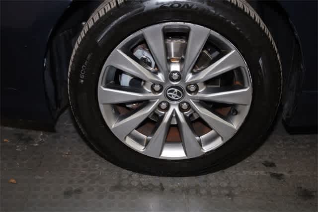 Thumbnail: 2017 Toyota Camry - 37