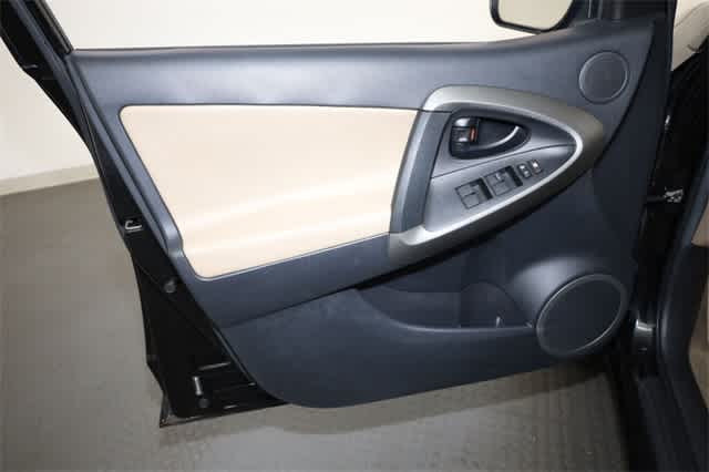Thumbnail: 2012 Toyota RAV4 - 13