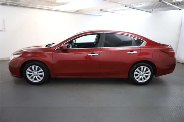 Thumbnail: 2018 Nissan Altima - 3