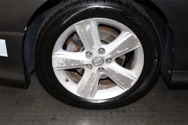 Thumbnail: 2011 Toyota Camry - 32