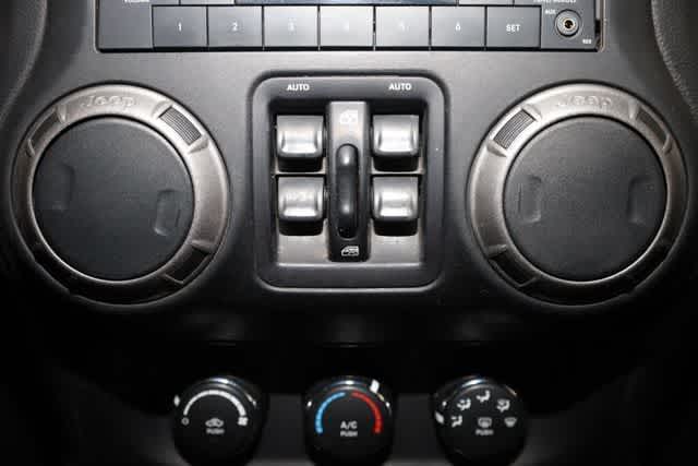 Thumbnail: 2015 Jeep Wrangler - 26