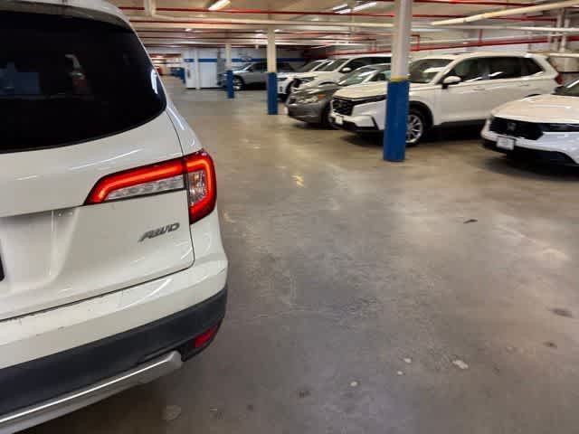 Thumbnail: 2019 Honda Pilot - 10