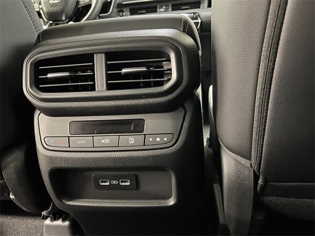 2025 Honda Pilot Touring 29