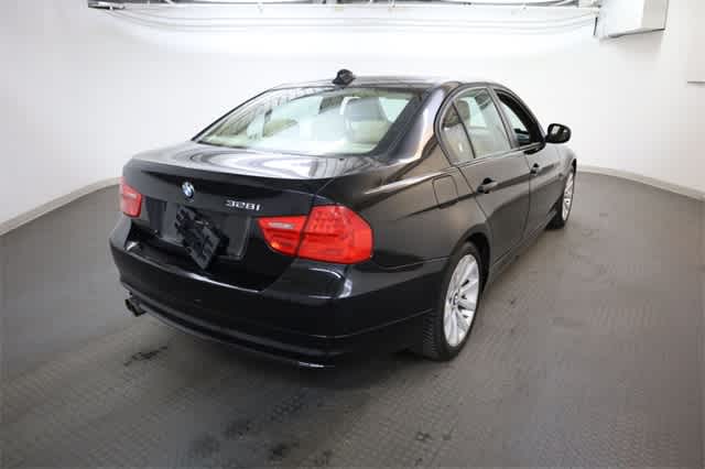 Thumbnail: 2011 BMW 3 Series - 7