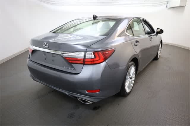 Thumbnail: 2016 Lexus ES - 7