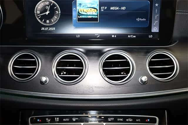 Thumbnail: 2017 Mercedes-Benz E-Class - 33