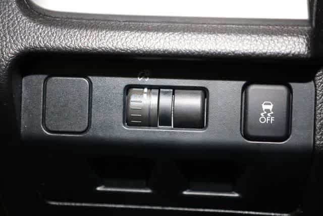 Thumbnail: 2013 Subaru XV Crosstrek - 19