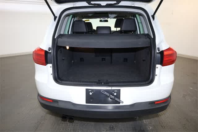 Thumbnail: 2012 Volkswagen Tiguan - 32