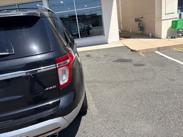 Thumbnail: 2013 Ford Explorer - 10