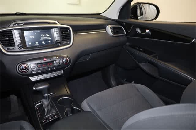 Thumbnail: 2019 Kia Sorento - 18
