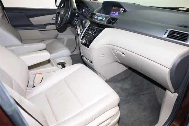 Thumbnail: 2013 Honda Odyssey - 19