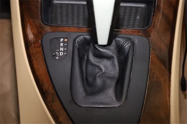 Thumbnail: 2011 BMW 3 Series - 30