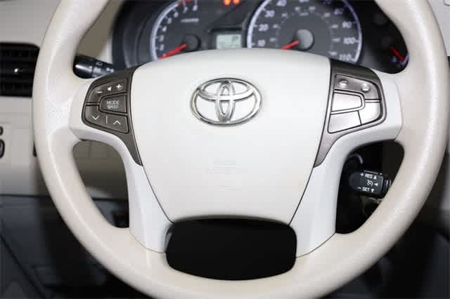 Thumbnail: 2013 Toyota Sienna - 26