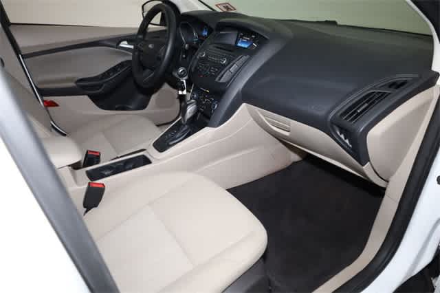 Thumbnail: 2015 Ford Focus - 19