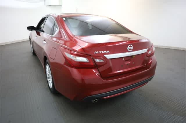 Thumbnail: 2018 Nissan Altima - 5
