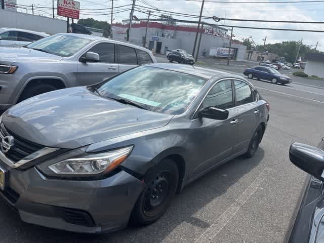 Thumbnail: 2018 Nissan Altima - 7