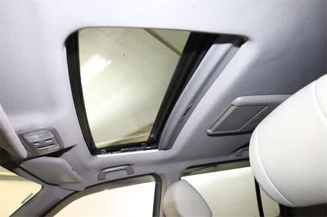 Thumbnail: 2015 Honda Pilot - 26