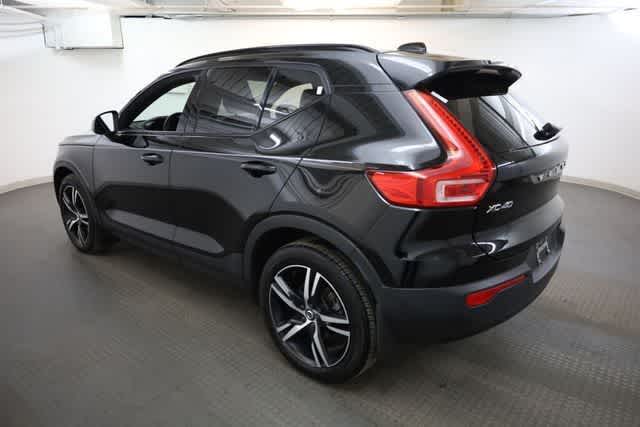 Thumbnail: 2021 Volvo XC40 - 4