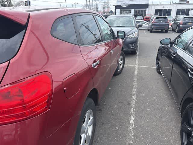 Thumbnail: 2010 Nissan Rogue - 10