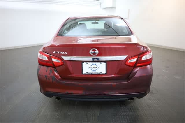 Thumbnail: 2016 Nissan Altima - 6