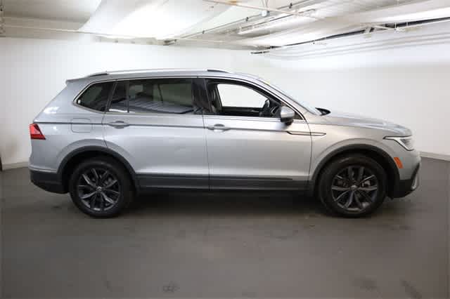 Thumbnail: 2022 Volkswagen Tiguan - 9