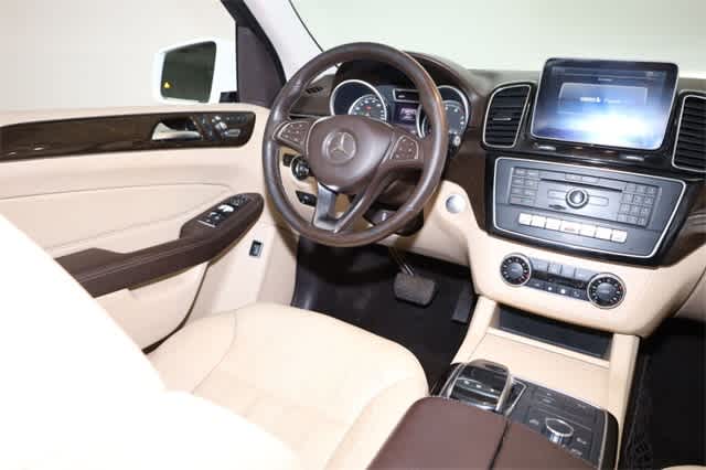 Thumbnail: 2016 Mercedes-Benz GLE - 16