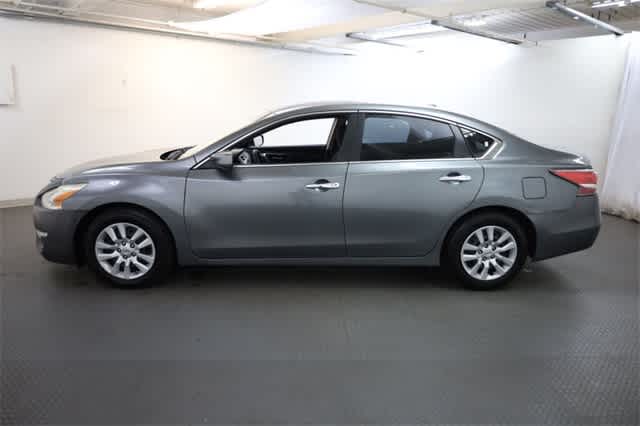 Thumbnail: 2015 Nissan Altima - 3