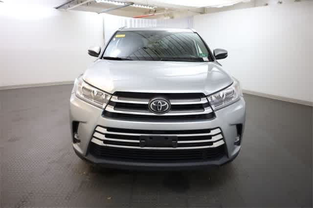 Thumbnail: 2019 Toyota Highlander - 12