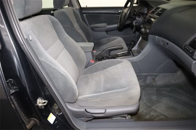Thumbnail: 2004 Honda Accord - 20