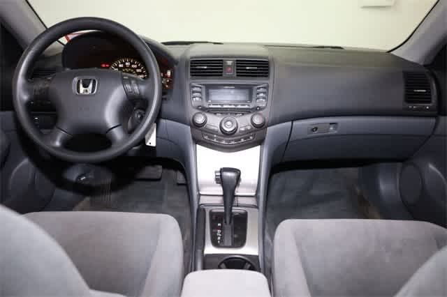 Thumbnail: 2004 Honda Accord - 17