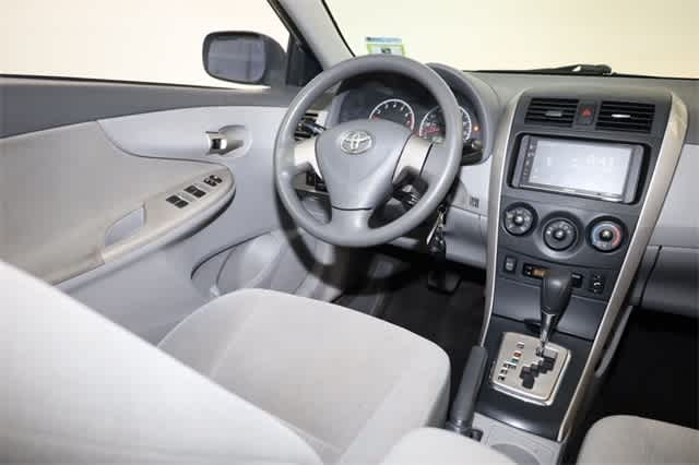 Thumbnail: 2010 Toyota Corolla - 16