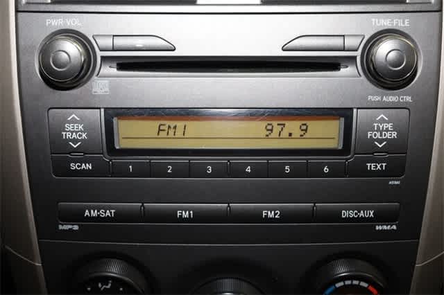 Thumbnail: 2010 Toyota Corolla - 25