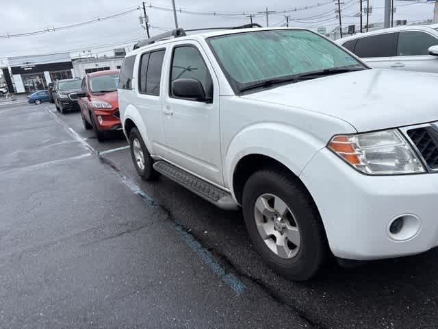 Thumbnail: 2012 Nissan Pathfinder - 17