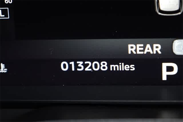 Thumbnail: 2024 Mitsubishi Outlander - 25