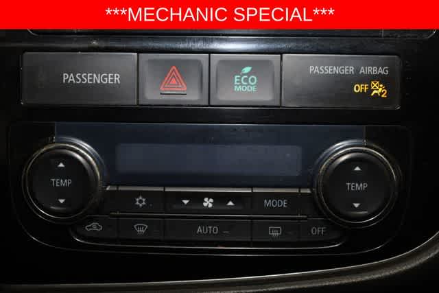 Thumbnail: 2016 Mitsubishi Outlander - 25